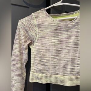 LULULEMON athletica long-sleeve Crop Top Size 6